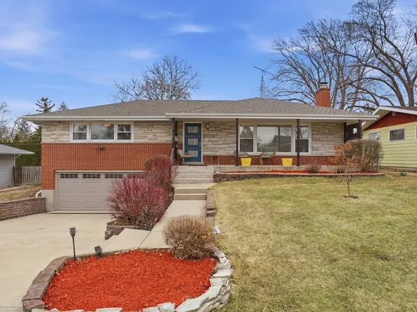 34757 N Iroquois Trl, McHenry, IL 60051