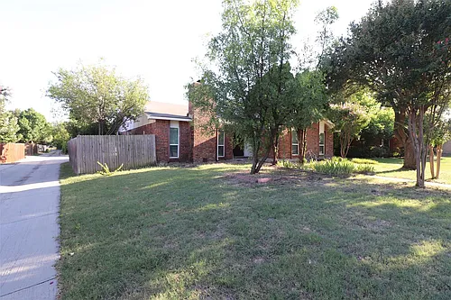 1504 Fair Oaks Dr Photo 1