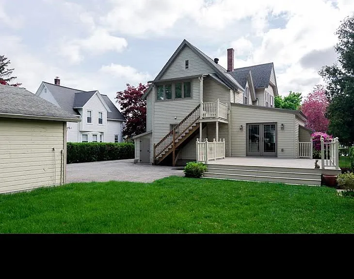 34 Sherbrook Ave #1 — Photo 8