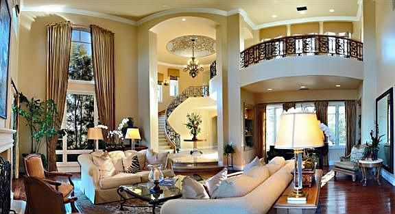 Living Room with fireplace