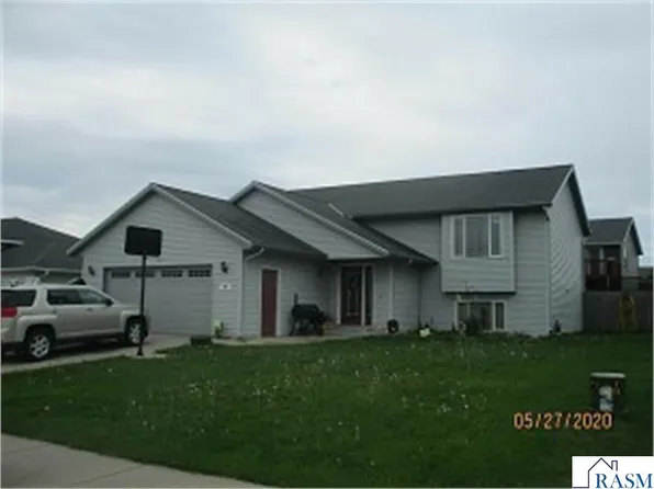 216 Wickfield Dr, Mankato, MN 56001