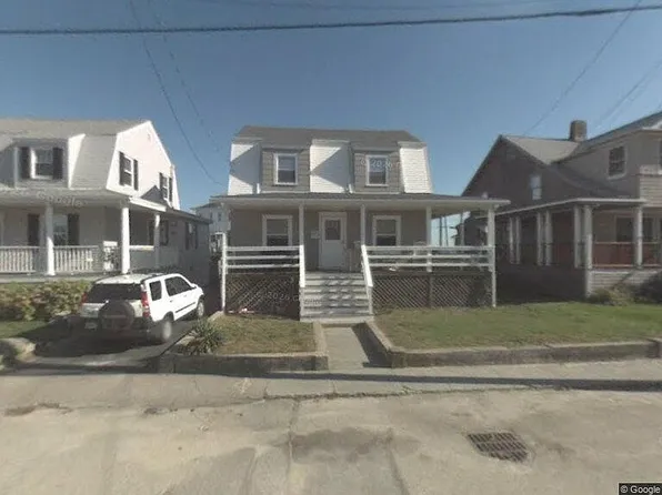 24 Manomet Ave, Hull, MA 02045