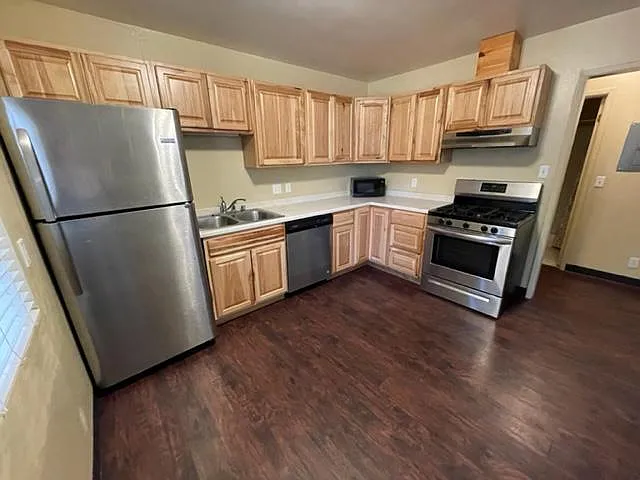 1 bed, 550 sqft, $1,750 — Photo 3