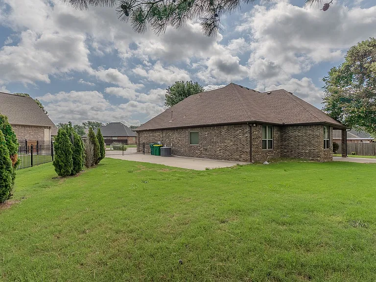 11049 Rausch Ct — Photo 39