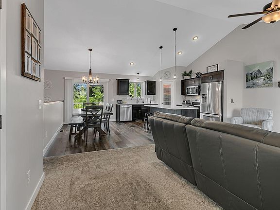 4th image of 23063 Turquoise St
