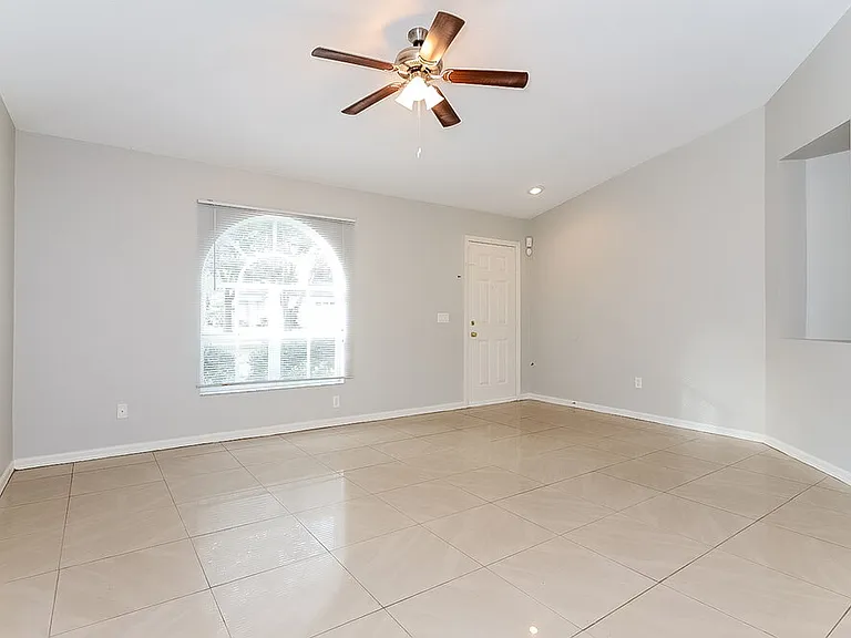 1022 Harvest Moon Dr — Photo 3