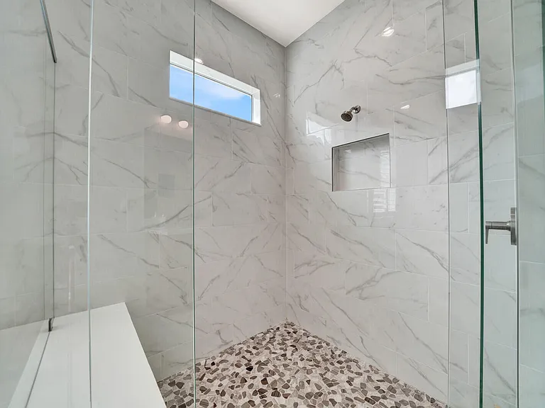 138 SE Palma St — Photo 27