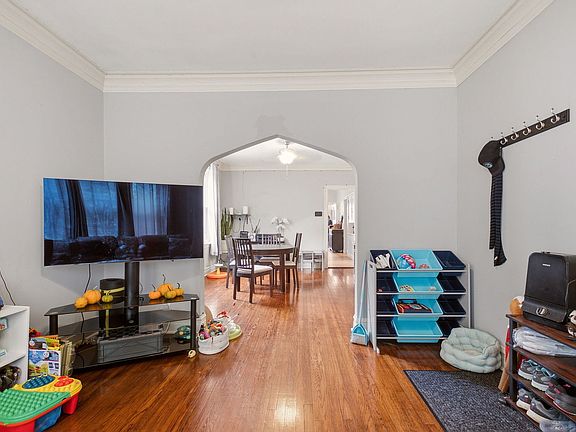4th image of 4934 S Kedvale Ave