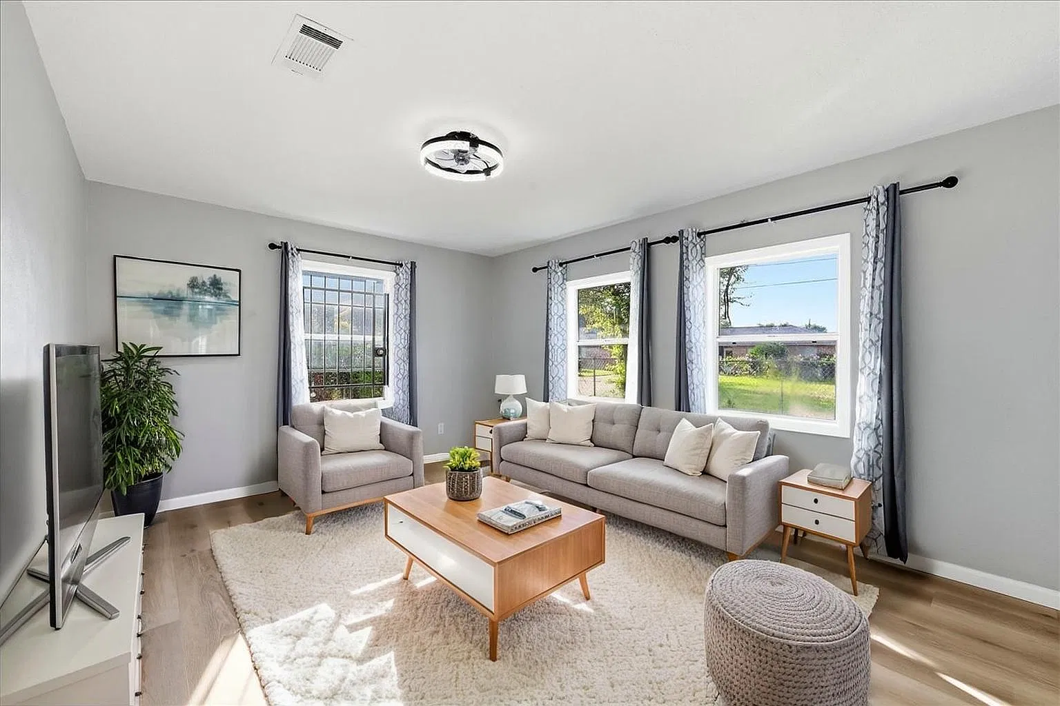 3 bed, 1149 sqft, $1,600 — Photo 1