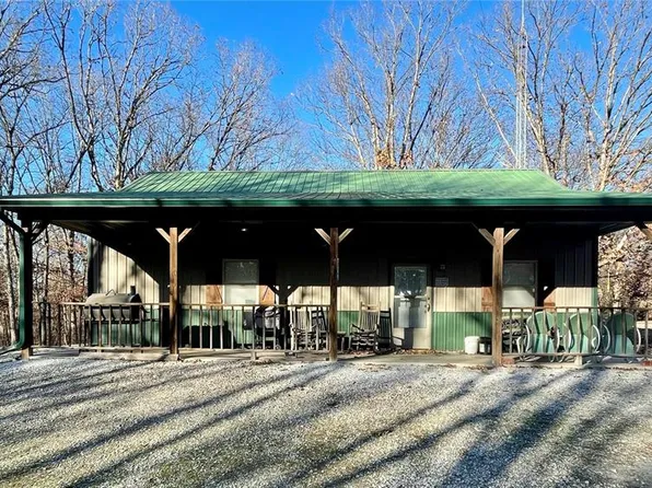 12 State Highway 15, Edina, MO 63537