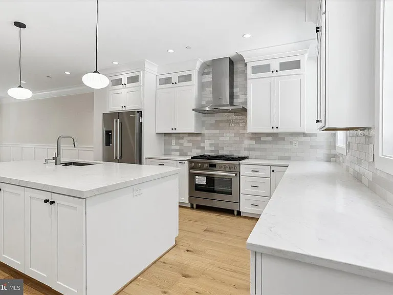 3929 Fulton St NW #A — Photo 11