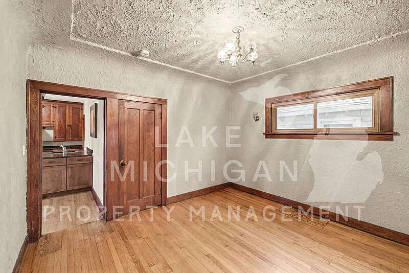 4 bed, 2.0 bath, 1730 sqft, $2,195 — Photo 4
