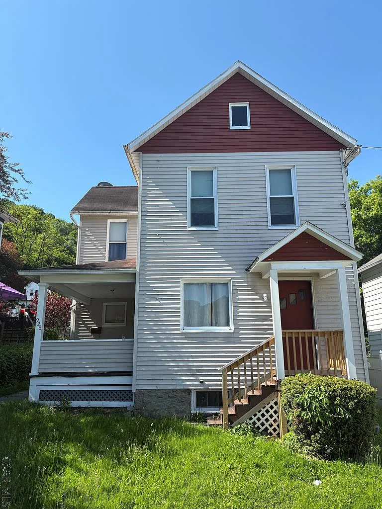 2 bed, 1.0 bath, 1148 sqft, $800 — Photo 1