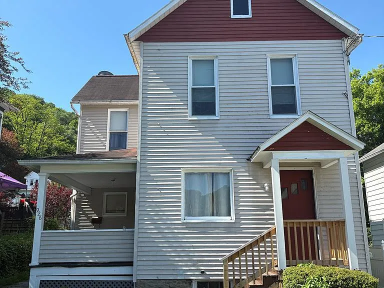 926 Bloom St — Photo 1