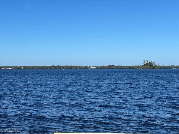 2 Live Oak Ln, Fort Myers, FL 33905