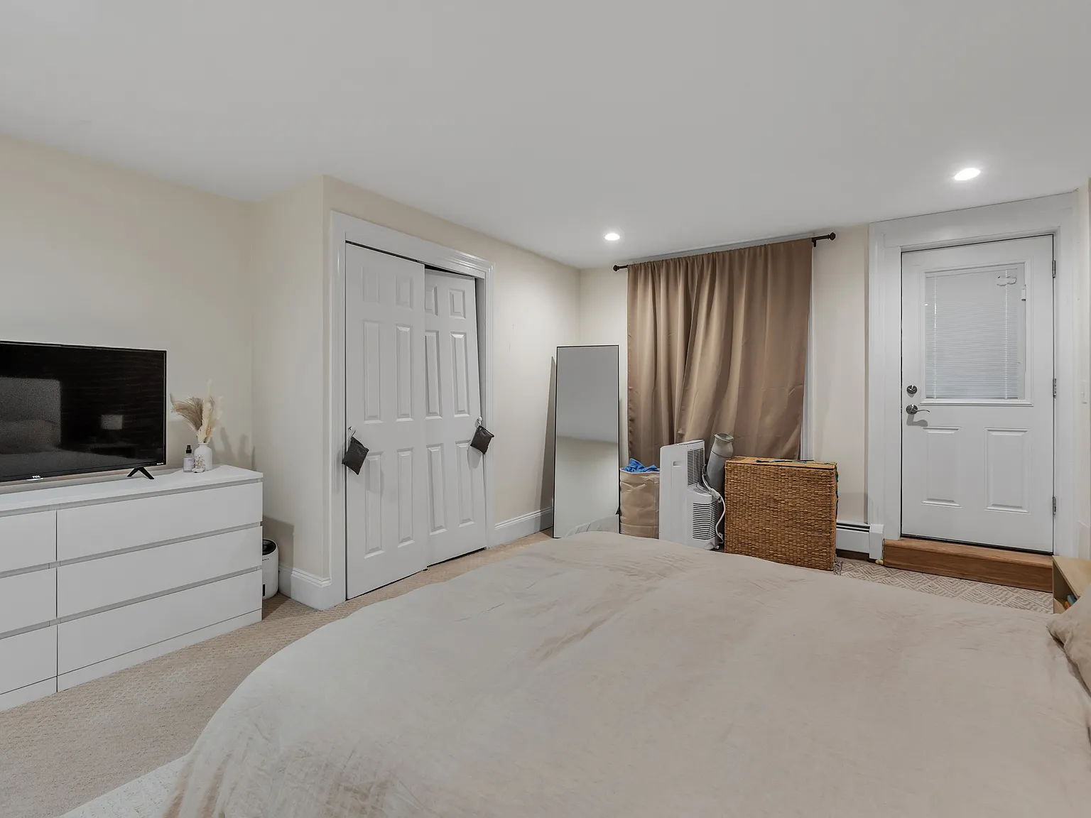 1 bed, 1.5 bath, 832 sqft, $4,000 — Photo 4