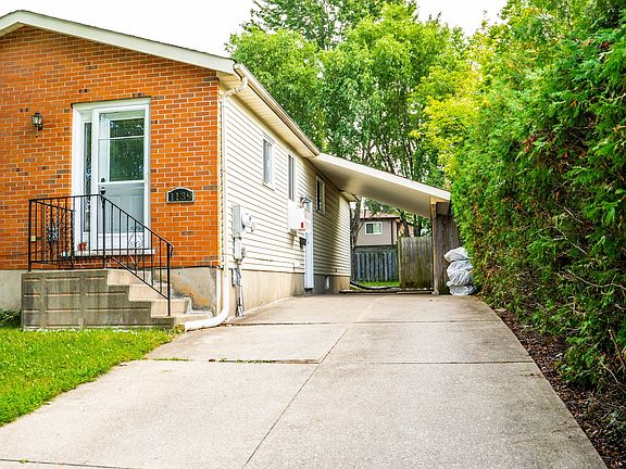 4th image of 1139 15th St E #B
