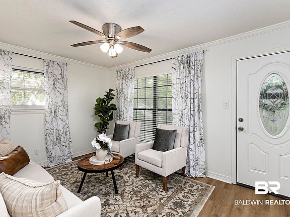 4th image of 5404 Forest Park Dr