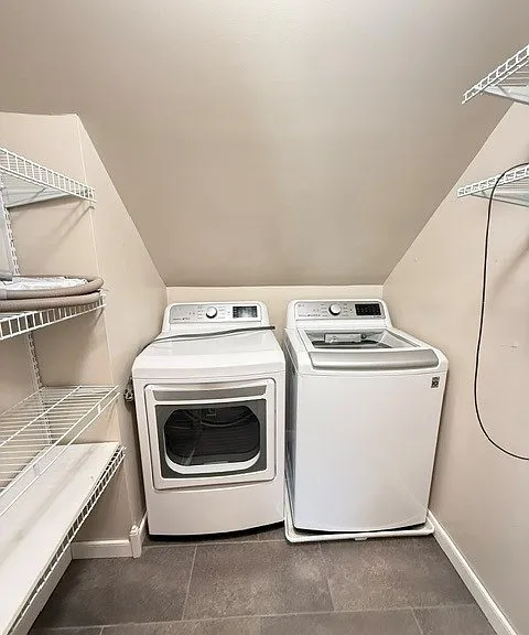 1300 Maywood Rd — Photo 32
