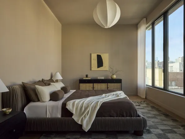 323 Bergen Street image 3 of 16