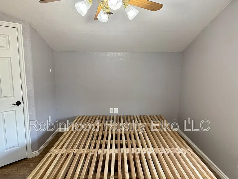 187 B St — Photo 22