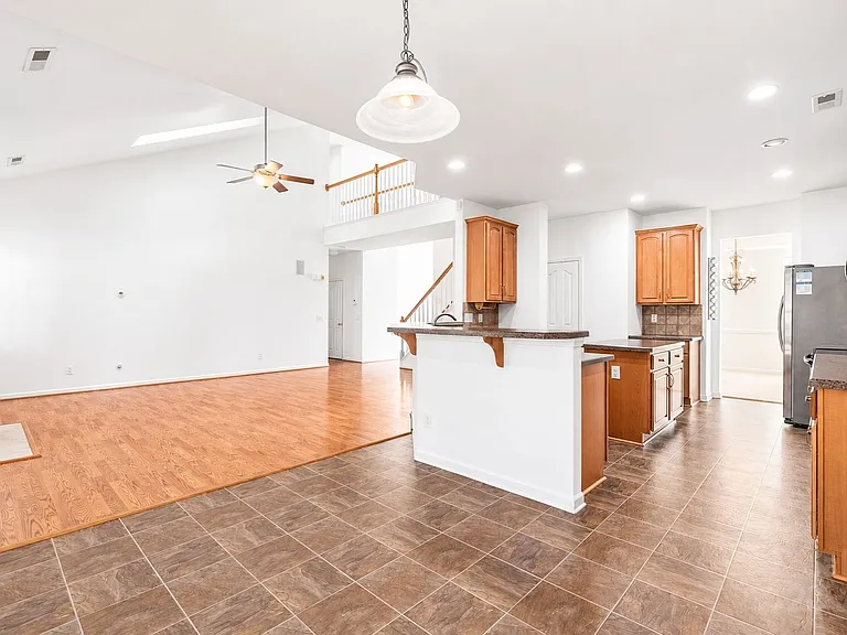 10922 Sedgemoor Ln — Photo 12