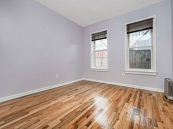 4th image of 548 Sheffield Ave