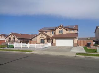 1340 Cherry Ln, Lemoore, CA 93245