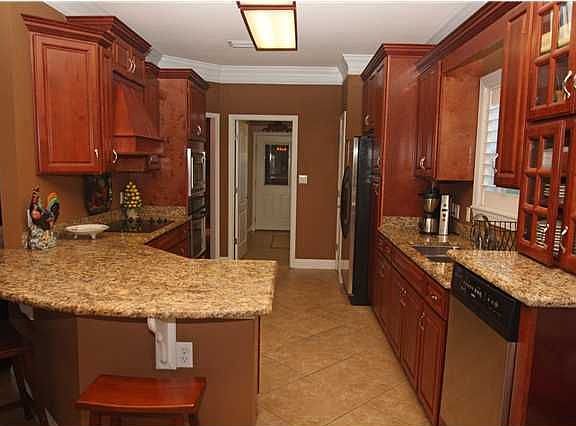 2nd image of 325 Tequesta Dr