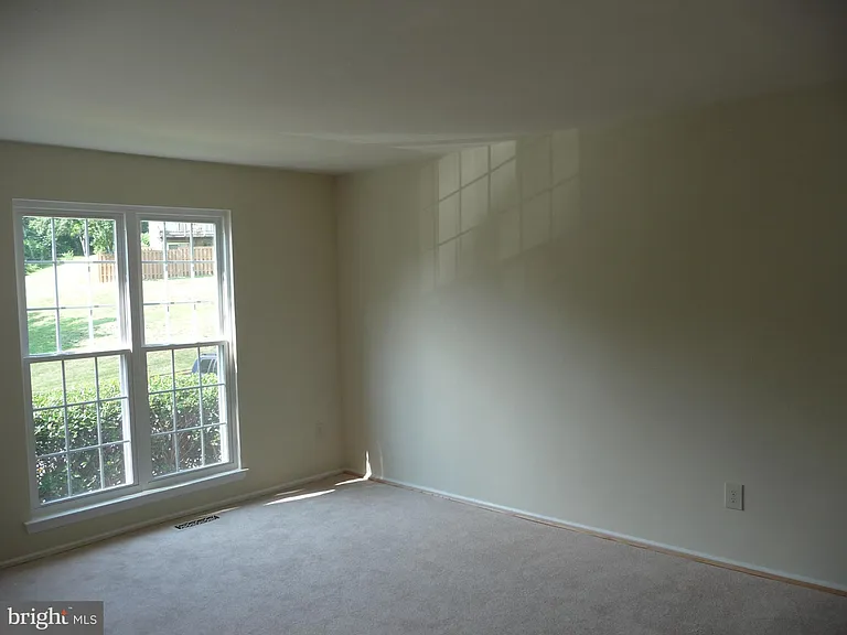 7665 Sheffield Village Ln — Photo 3