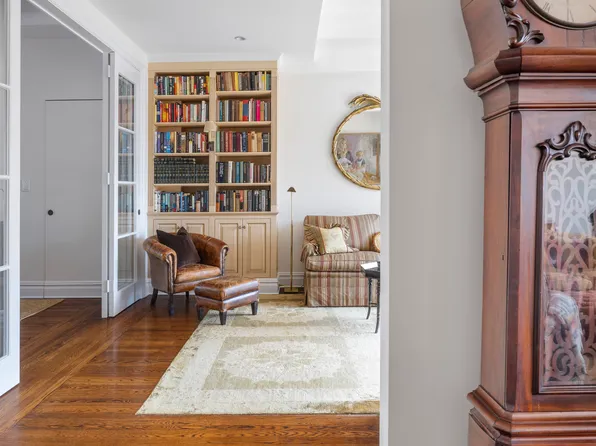 350 West 57th Street image 4 of 22