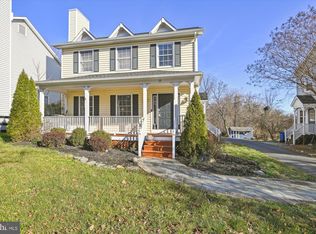 15 New Cut Rd, Round Hill, VA 20141
