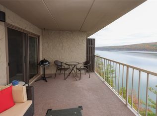 105 Cliffside Dr, Canandaigua, NY