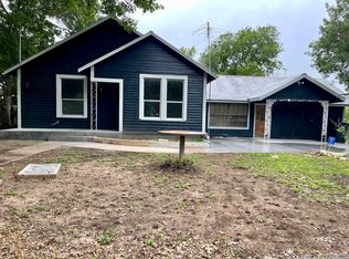 717 Miller Ave, Seguin, TX 78155