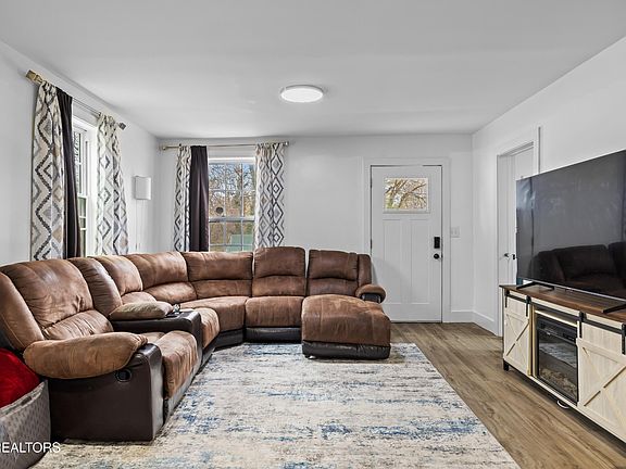 5th image of 4224 Ivy Ave