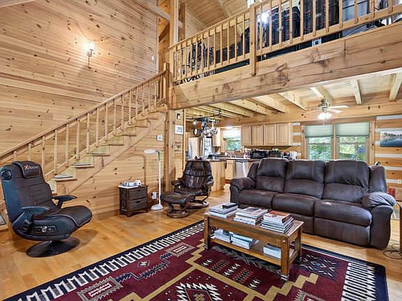 5th image of 1145 Hert Hollow Ln