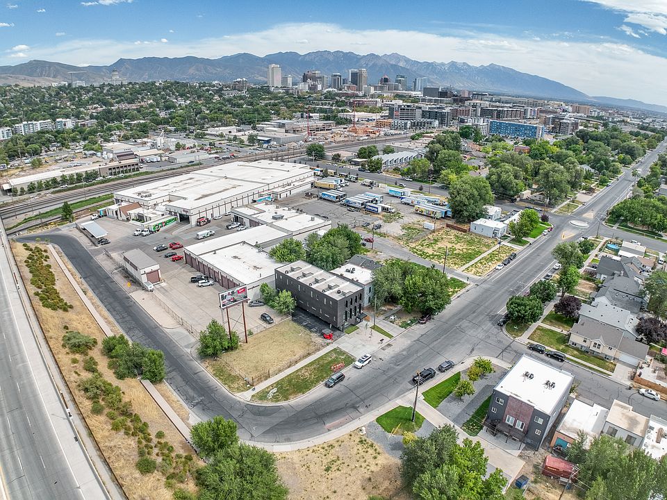 Aerial view of the neighborhood.