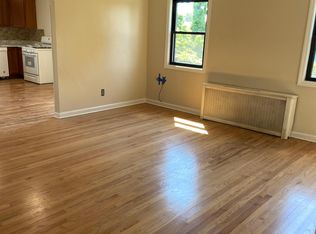 182 Covert Ave APT A, Floral Park, NY 11001