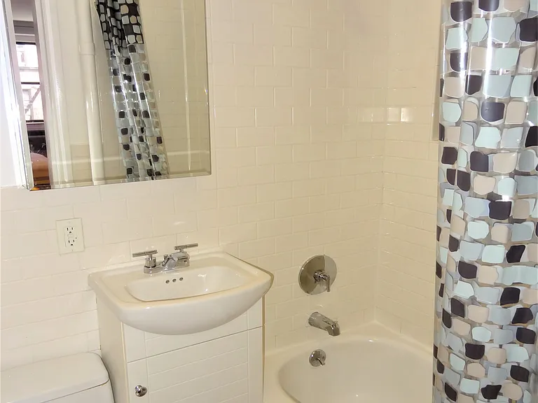 237 E 88th St #403 — Photo 10
