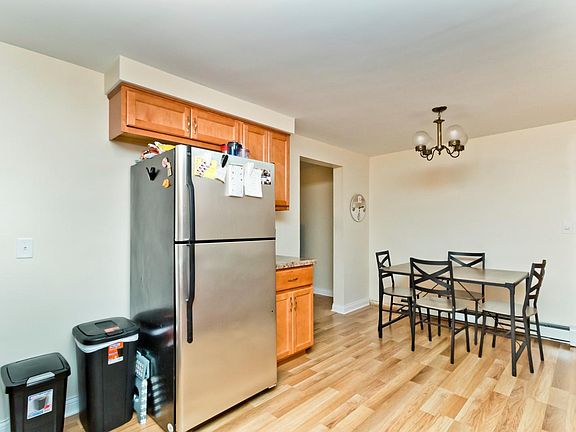2nd image of 3607 N Oconto Ave APT 3W