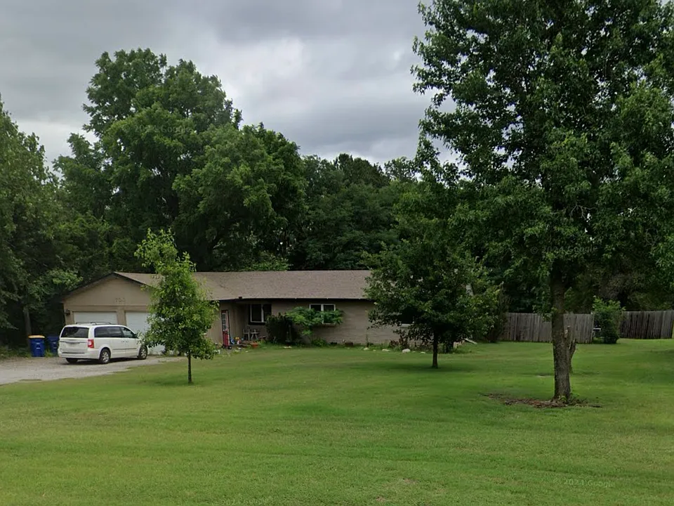 1700 W Circle Dr