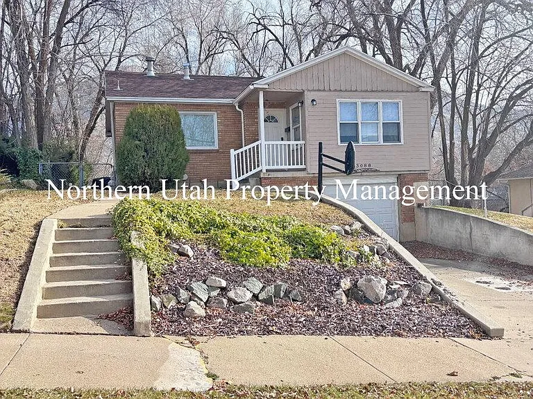 3088 Quincy Ave — Photo 2