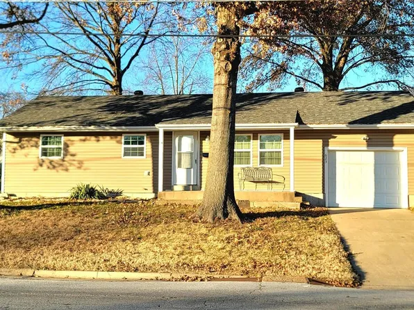 623 E 8th St, Washington, MO 63090