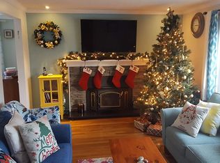 10 Lovejoy Rd, Andover, MA 01810