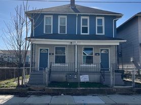 355-357 E Innis Ave, 357
