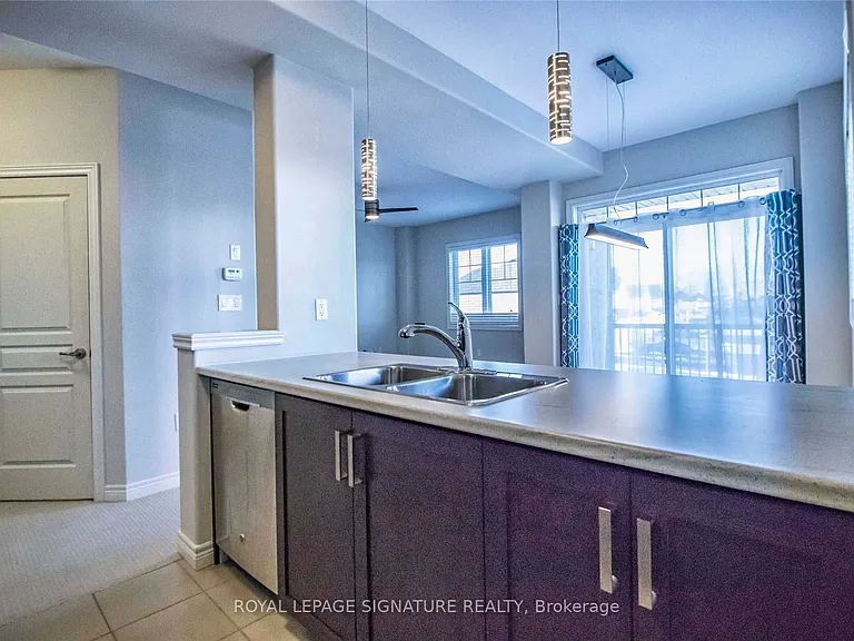 225 Westbank Trl — Photo 5