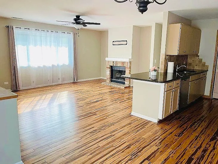 450 Valley Dr #201 — Photo 3