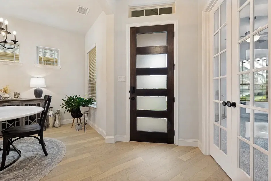 4 bed, 3306 sqft, $3,500 — Photo 3