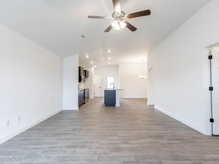 336 Swaden Ln — Photo 2