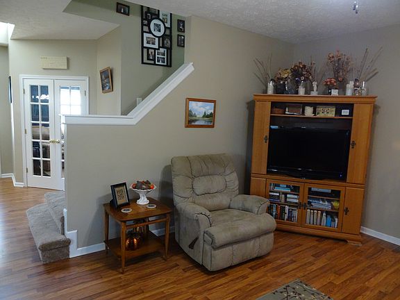 3rd image of 7327 Pipestone Dr